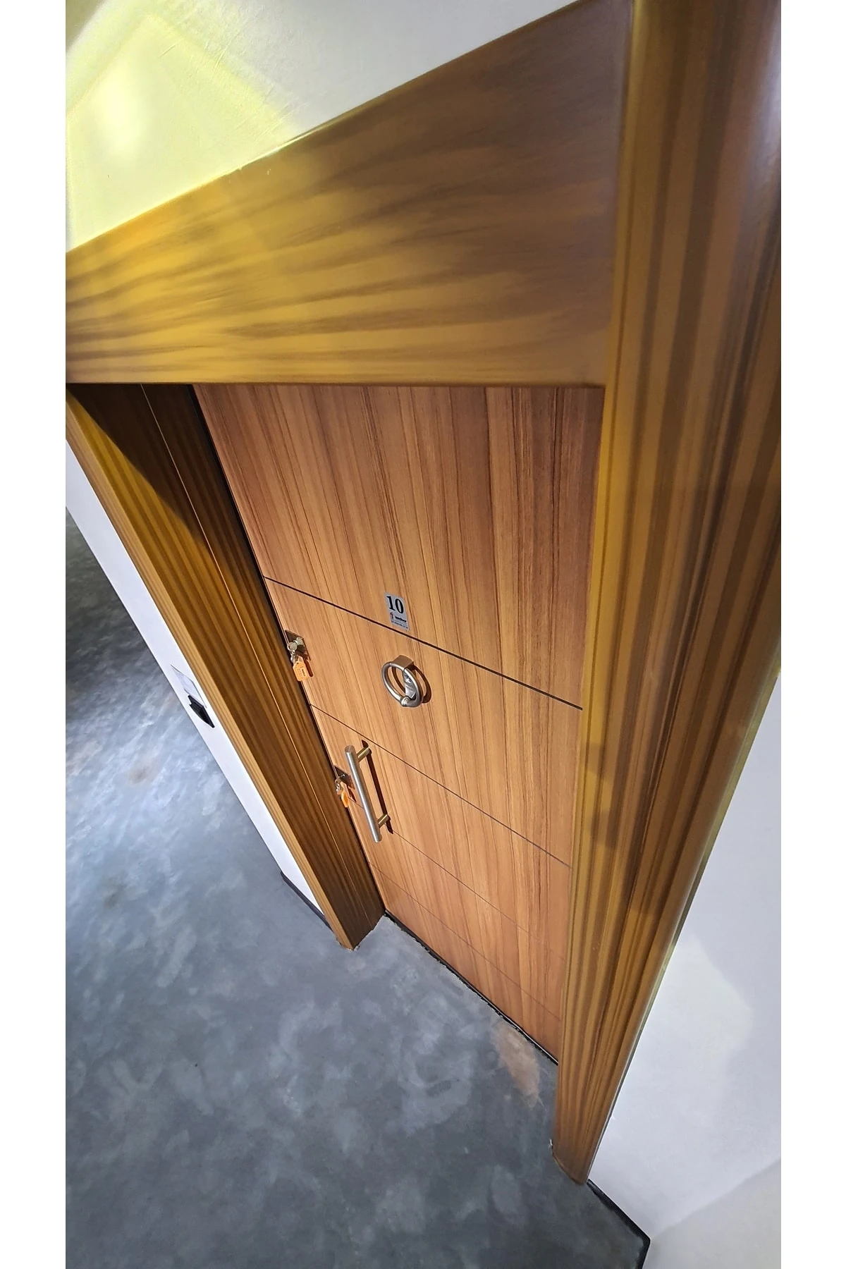 Çelik Kapı, Ahşap Desenli Çelik Kapı, Eskitme Kasa Çelik Kapı Sağ Açılım