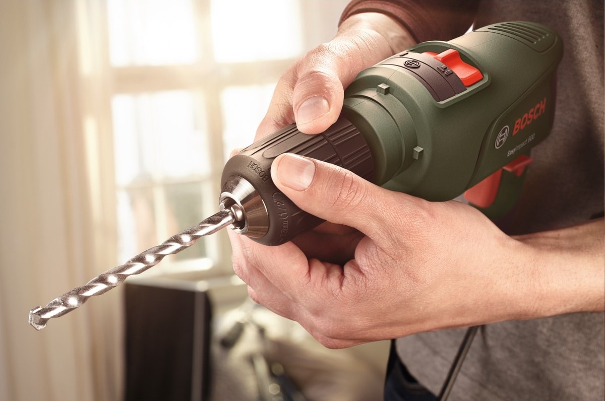 BOSCH EasyImpact 600 Darbeli Matkap 600W - Yüksek Performanslı Anahtarlı Mandren, 10 mm, Kompakt Elektrikli Tasarım