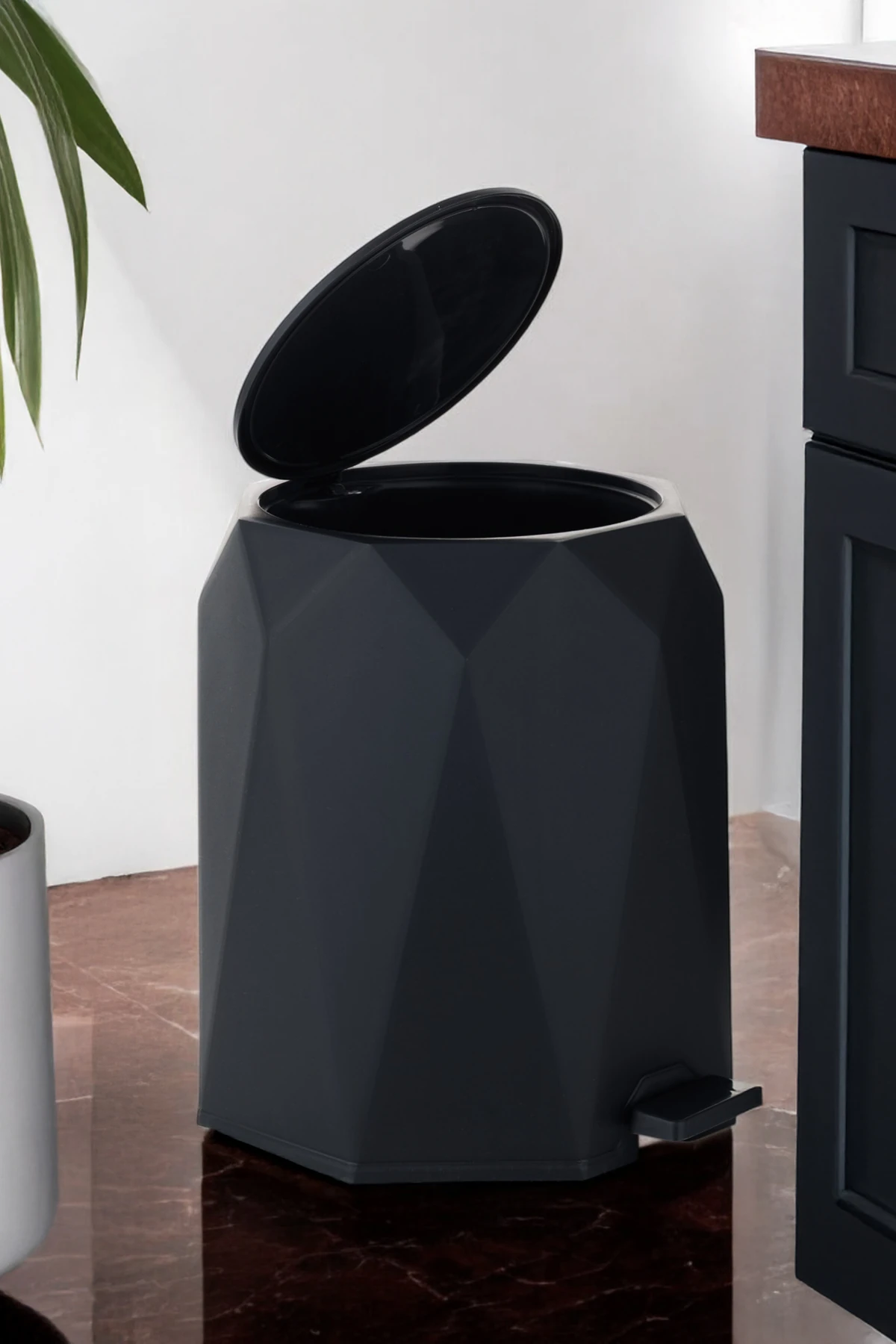 4 Lt Pedallı Modern Çöp Kovası Antresit, Beyaz, Bej, Siyah renk seçenekleri