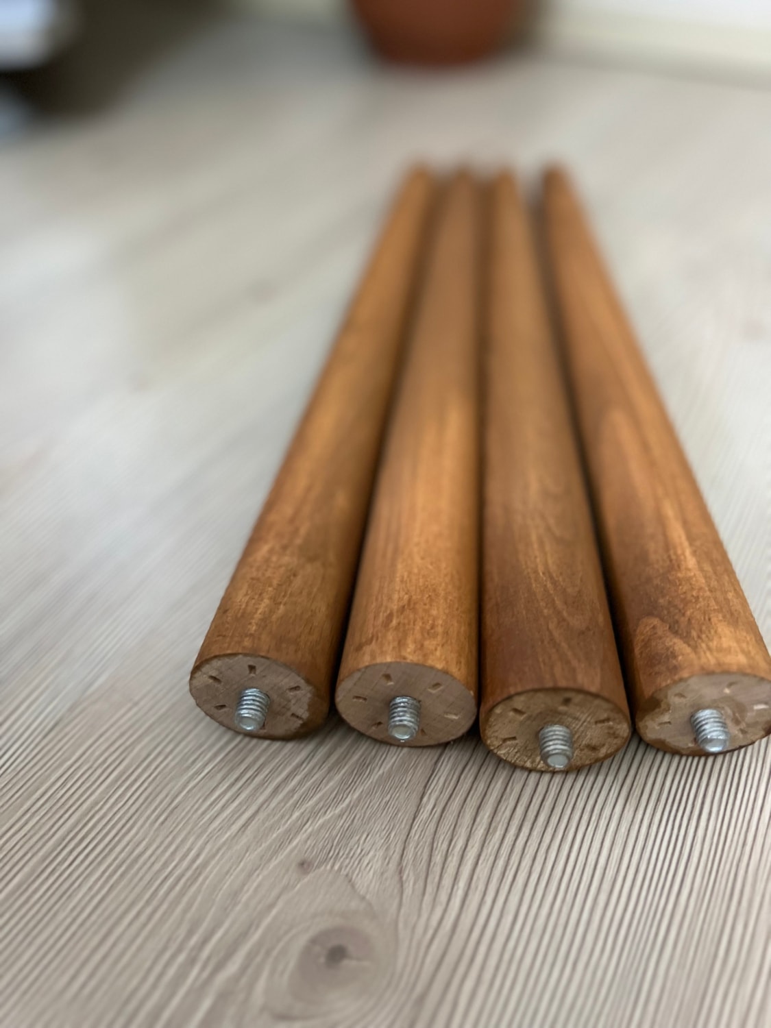 41 cm Açık Meşe Ahşap Konik Ayak – 4’lü Set | Masa, Sandalye, Sehpa Ayağı | Montaj Aparatları ve Vidalar Dahil