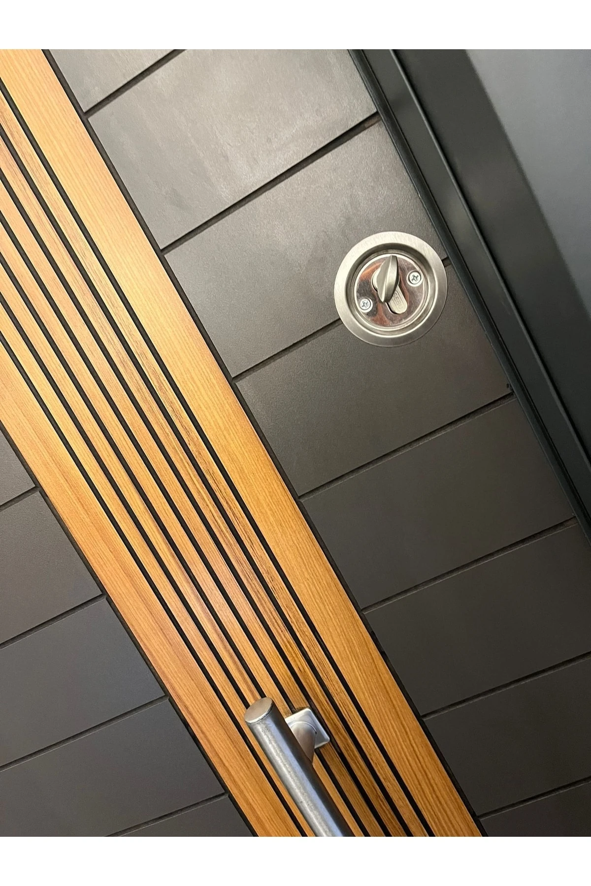 Çelik Kapı, Antrasit Renk, Ahşap Kuşaklı, Tırnaklı Sistem Daire Kapısı Sağ Açılım
