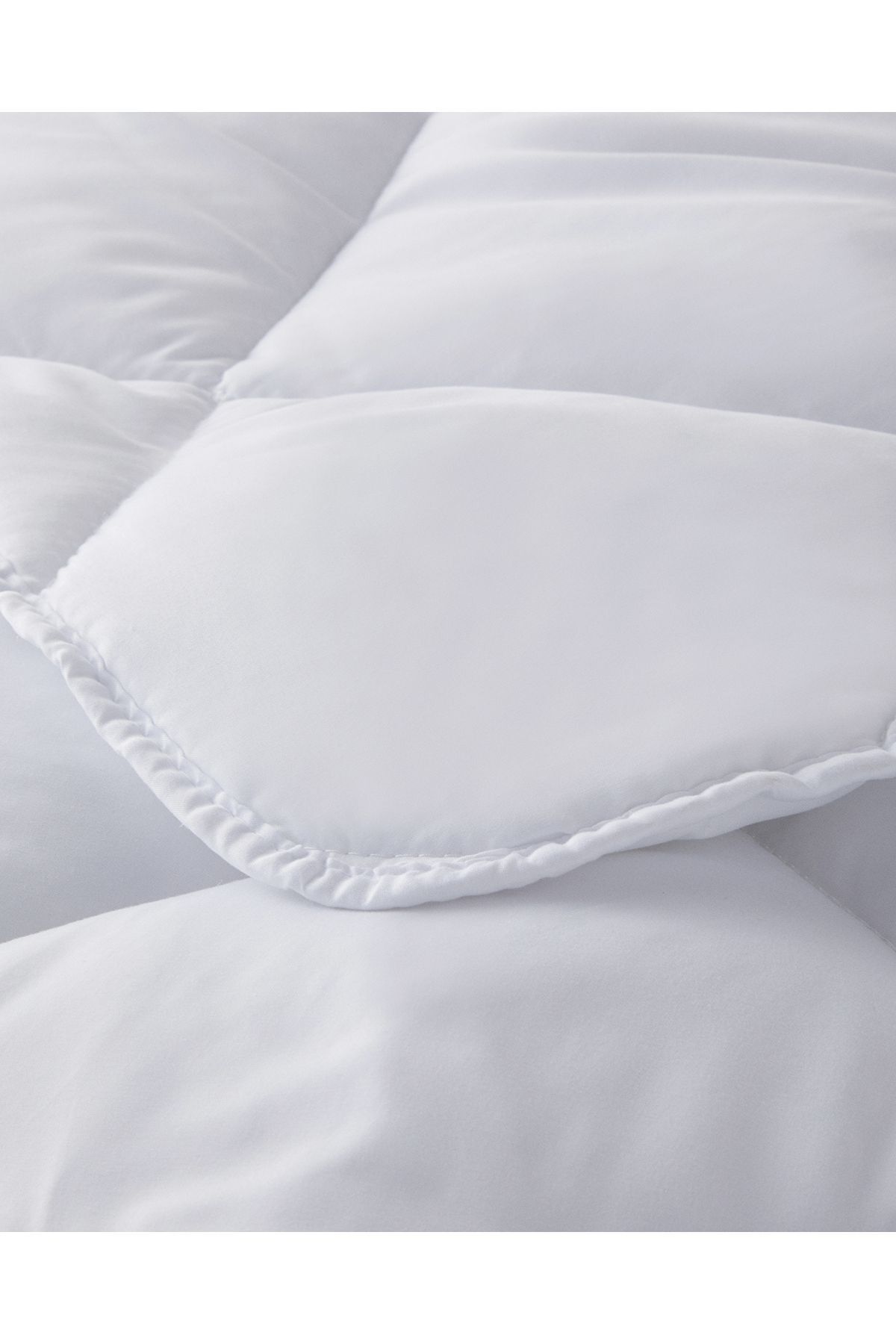 Siesta Mikrofiber Çift Kişilik Yorgan Beyaz