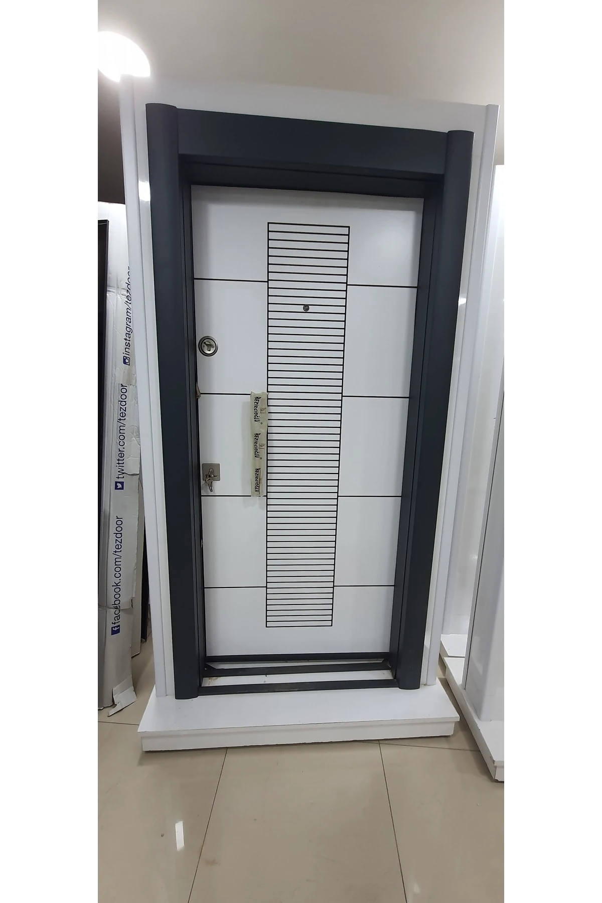 Çelik Kapı, Beyaz Renk, Statik Kasa, Tırnaklı Sistem, Daire Kapısı, Sağ Açılım