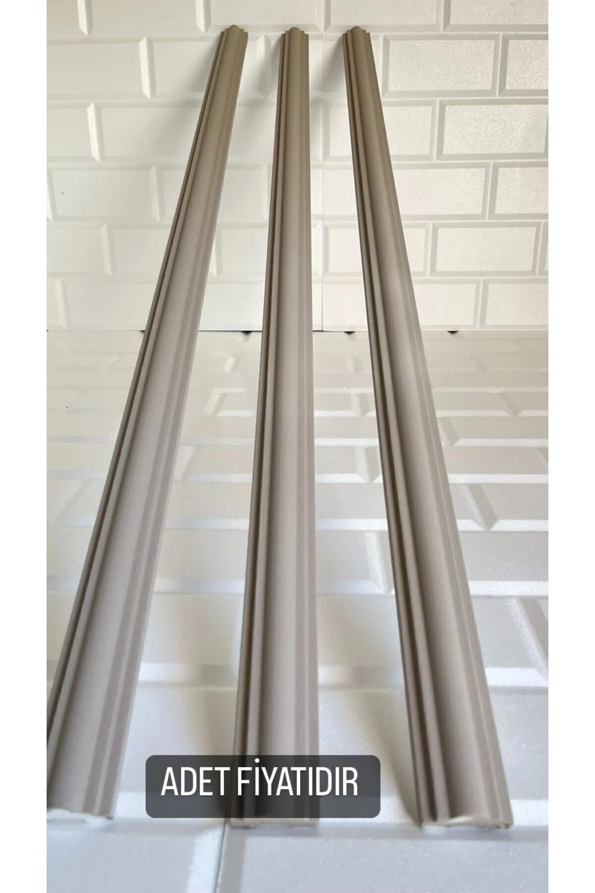 Toprak Gri Minella01 Duvar Çıtası Dekoratif Kendinden Yapışkanlı Stropiyer 4cm 100 Cm