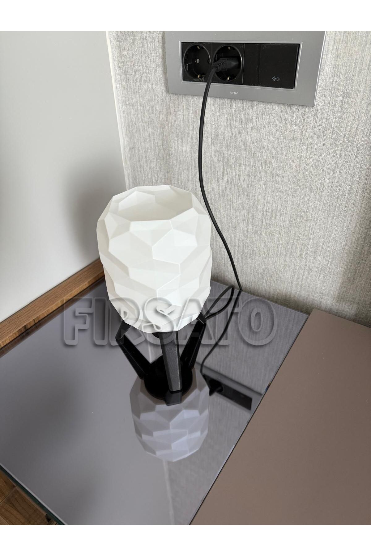 Form Işıkları Serisi - Prizma Masa Lambası