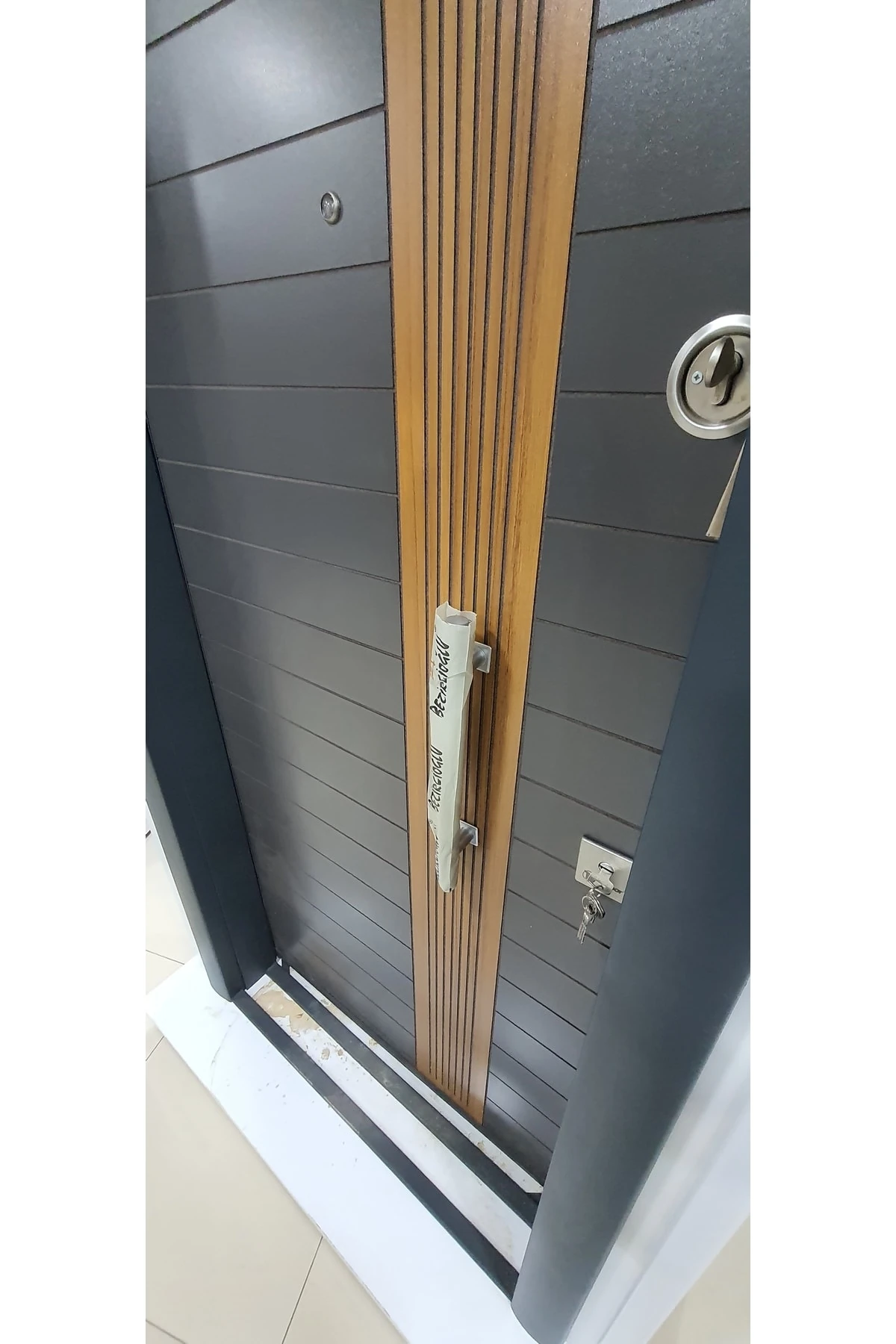 Çelik Kapı, Antrasit Renk, Ahşap Kuşaklı, Tırnaklı Sistem Daire Kapısı Sağ Açılım