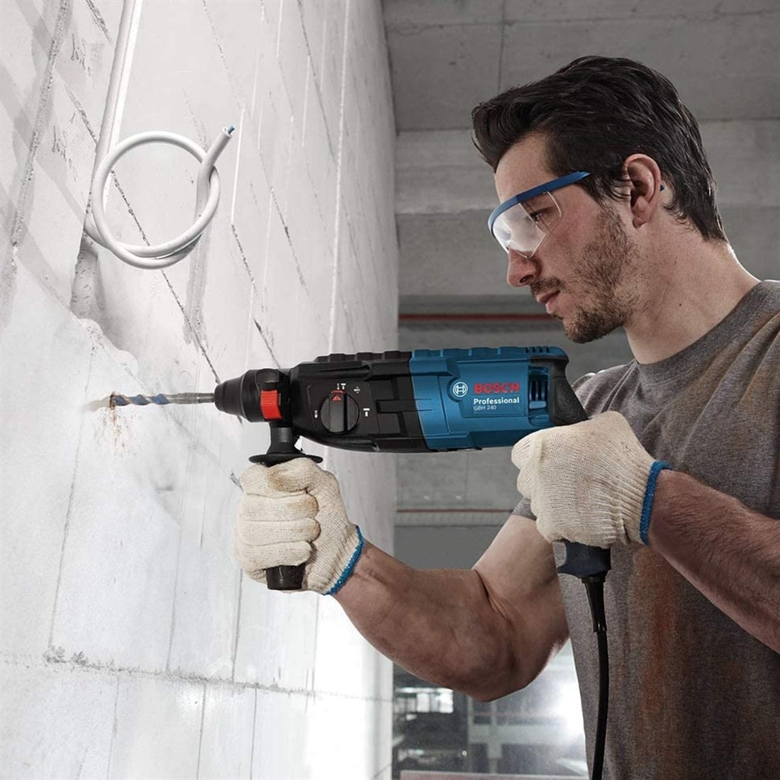 BOSCH GBH 240 Kırıcı Delici 790 Watt