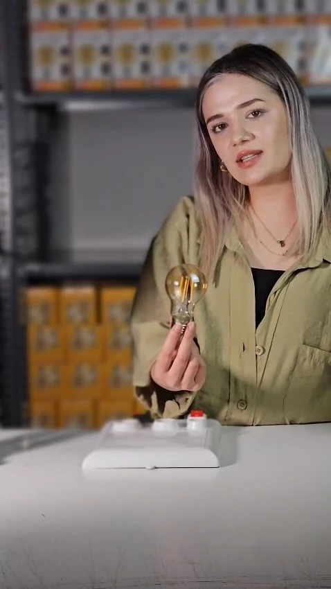 Led Ampul E27 Sarı Işık ( A60 ) Yüksek Işık Gücü