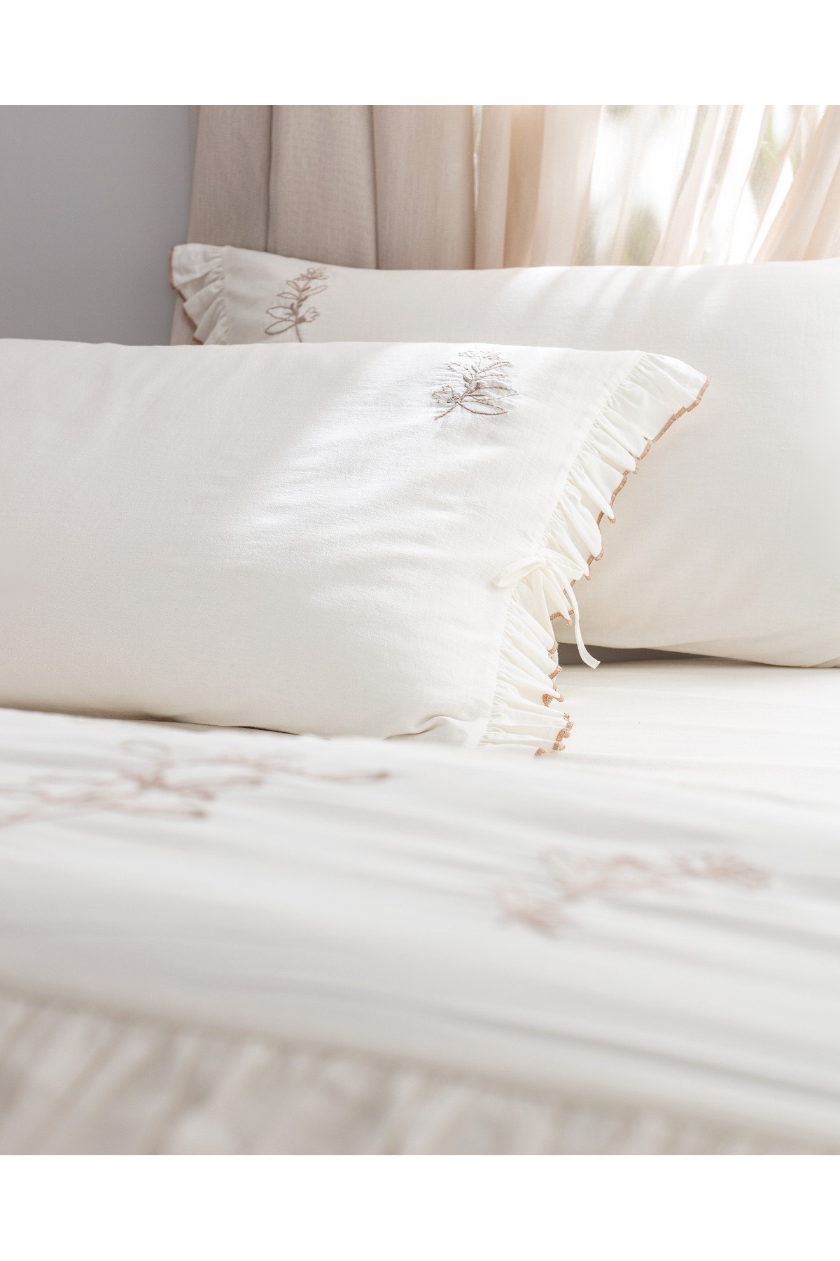 Perline King Size %100 Pamuk Fırfırlı Nevresim Takımı - Ekru/Bej