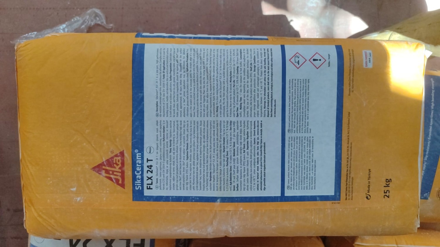 ceram Flx-24 T Gri Çimento Esaslı, Polimer Takviyeli, Esnek Seramik Yapıştırıcısı 25KG