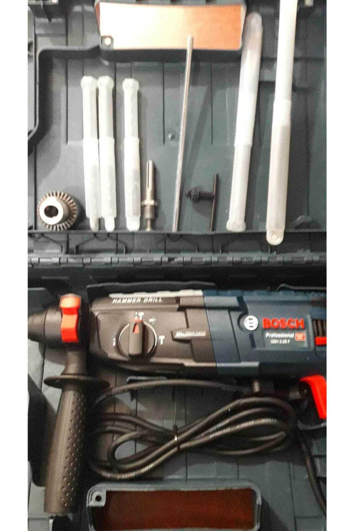 Gbh 2-28 F Kırıcı - Delici 880w Ilave Mandrenli