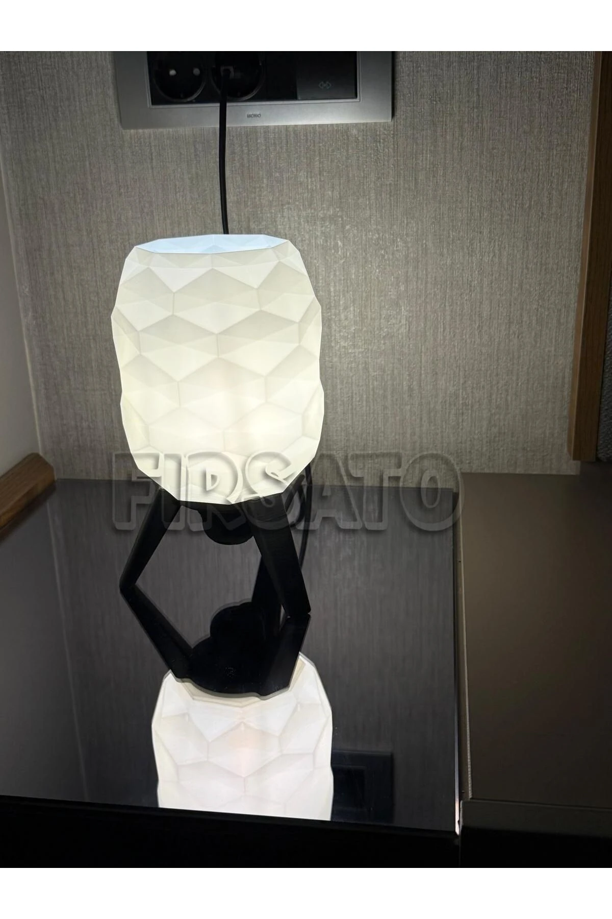 Form Işıkları Serisi - Prizma Masa Lambası