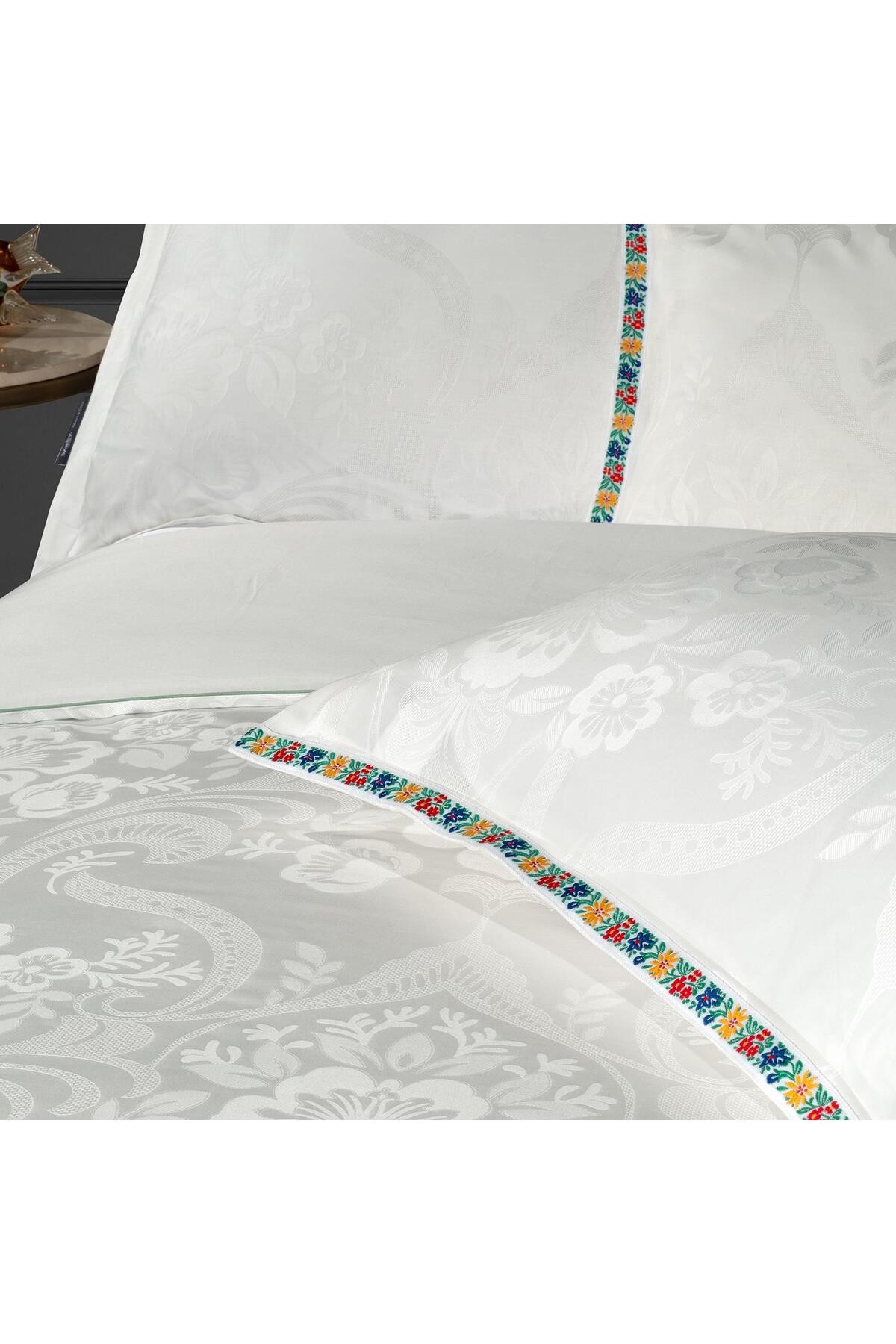 Shakira King Size (Battal Boy) %100 Pamuk Saten "300 TC" Nevresim Takımı Beyaz