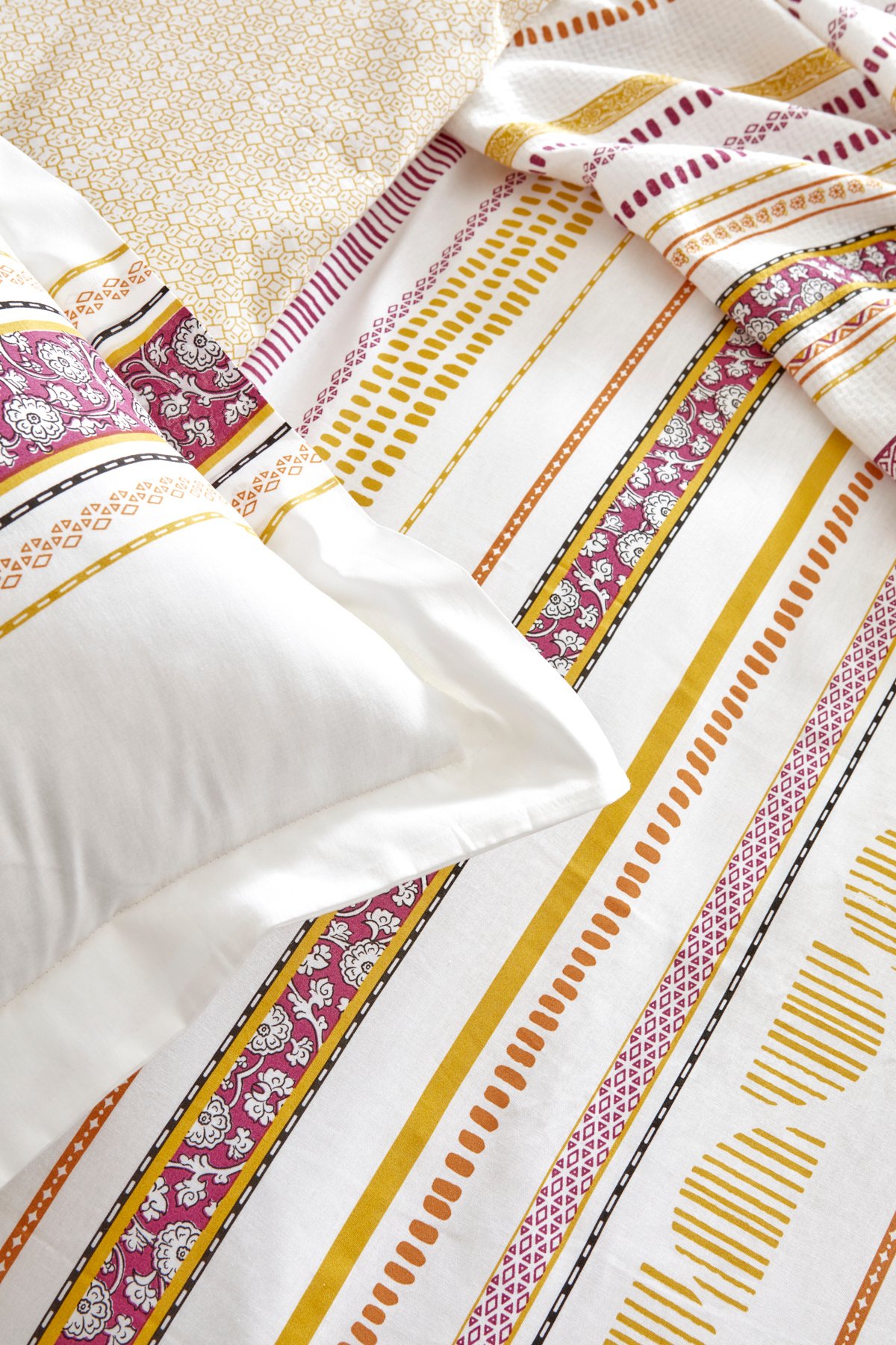 Morin %100 Pamuk Çift Kişilik Nevresim Pike Takımı Multi Color