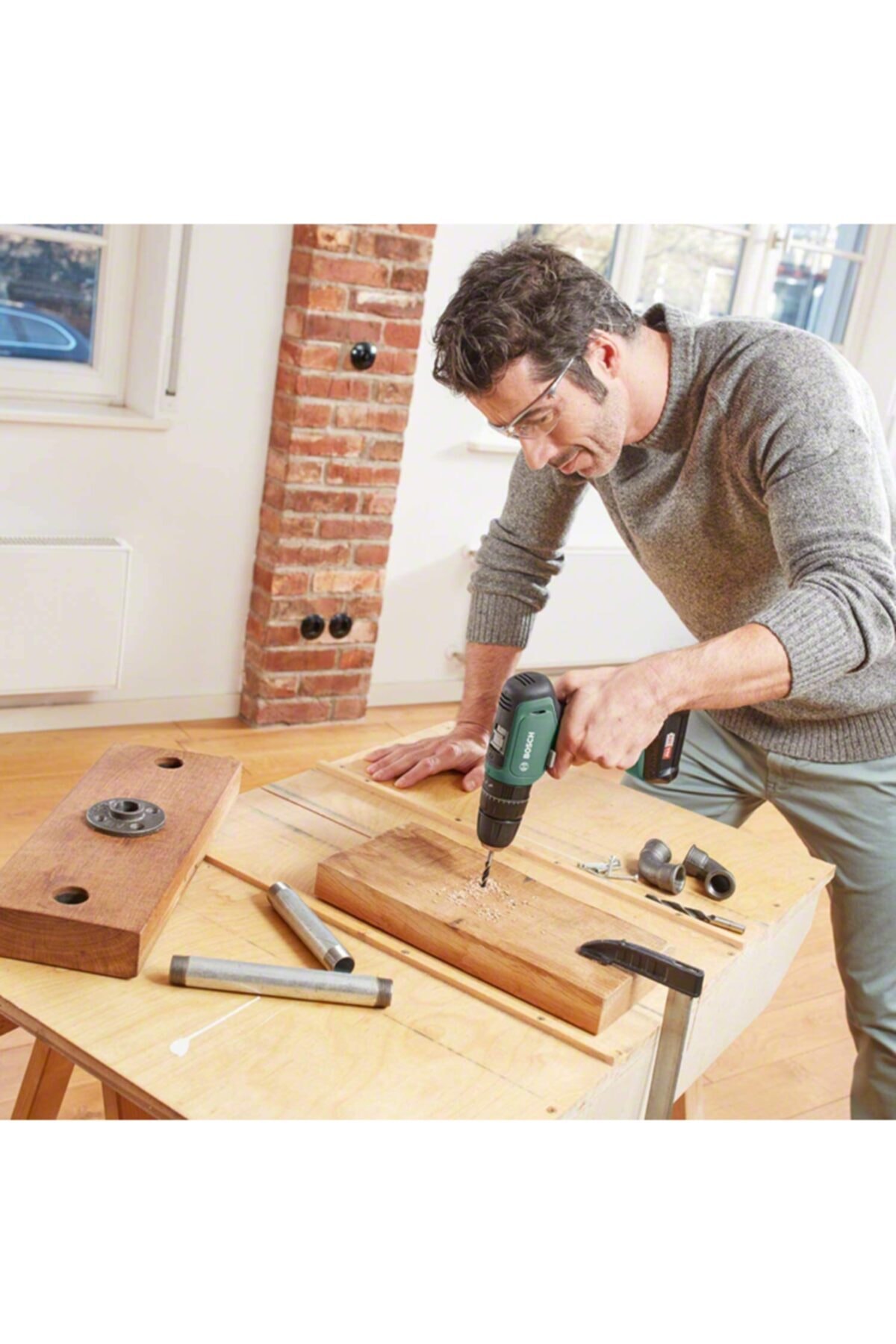 BOSCH Universalımpact Çift Akülü Darbeli Vidalama 18v (2x 1,5ah) Şarjlı Matkap