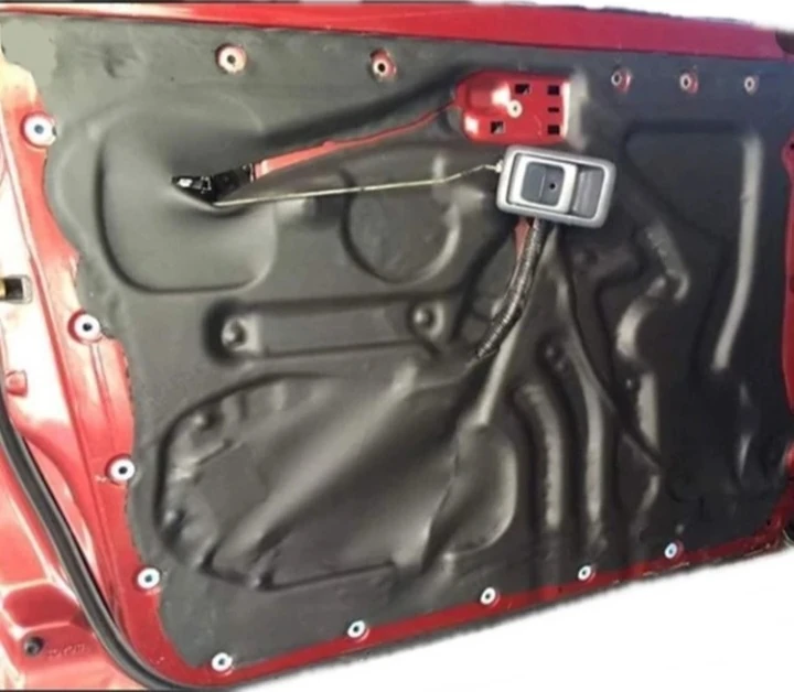 Kaput Altı Izolasyon 120X100CM 9mm Kendinden Yapışkanlı Oto Ses ve Isı Yalıtım Süngeri