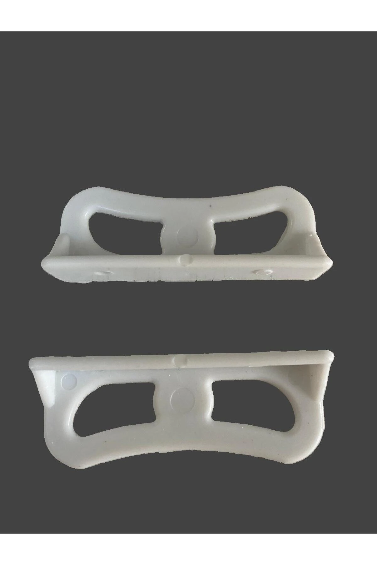 KAPI PENCERE SİNEKLİK TUTAMAĞI BEYAZ RENK 4 ADET TUTAMAK 8 ADET VİDA