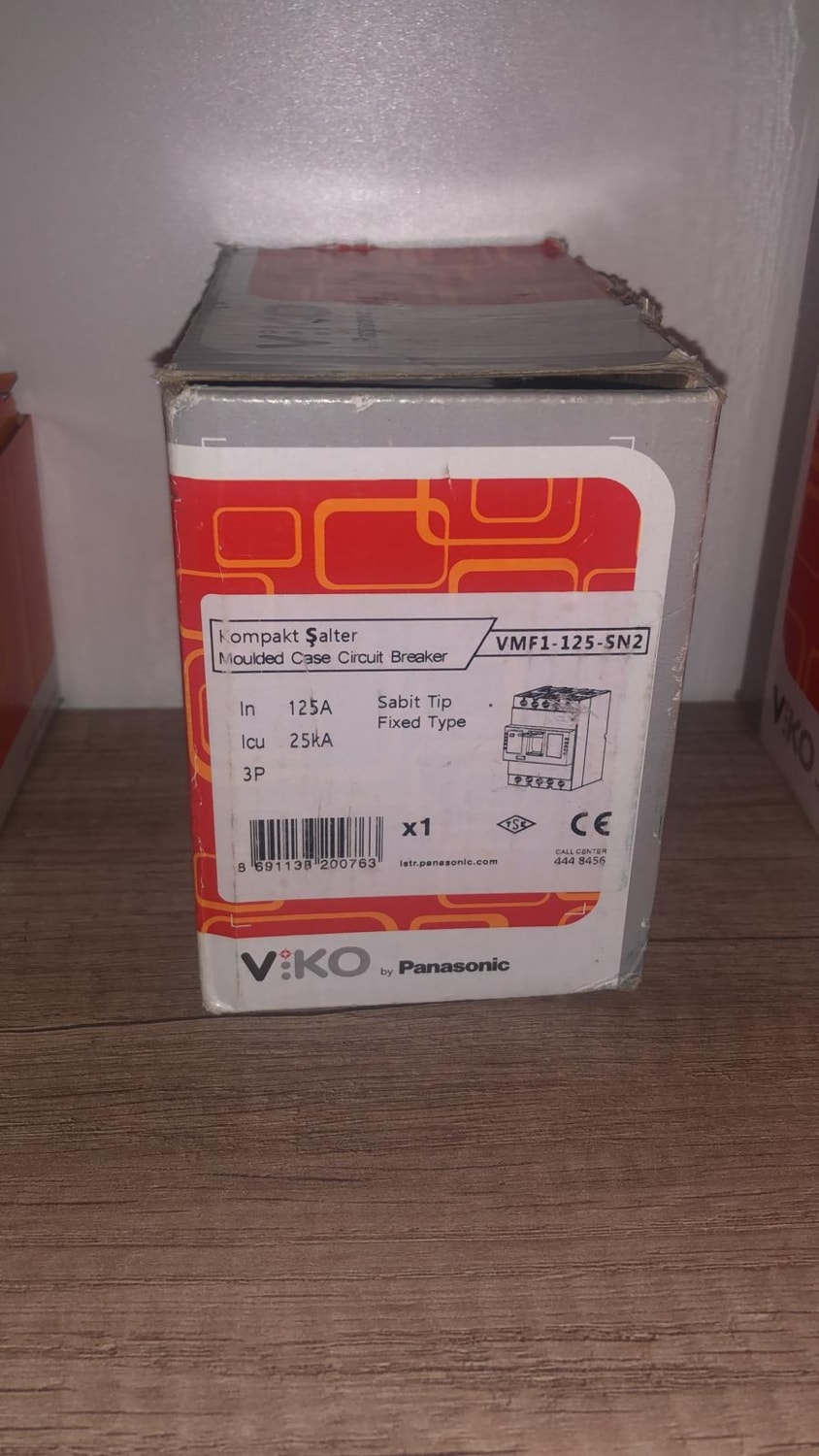 Vmf-Sn2 Sabit Uç Kompakt Şalter 125A 25KA 3 Kutuplu VMF1-125-SN2