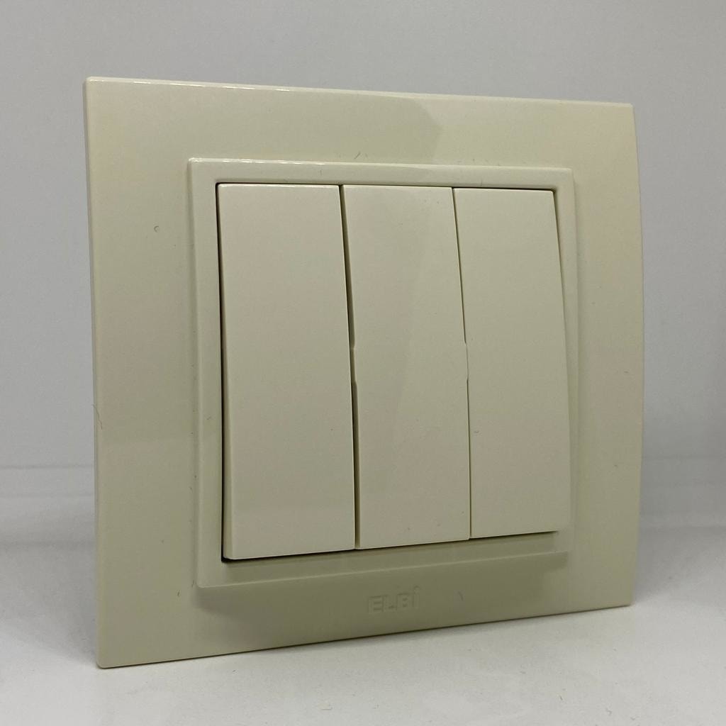 Zena Üçlü Anahtar Çerçeveli Krem