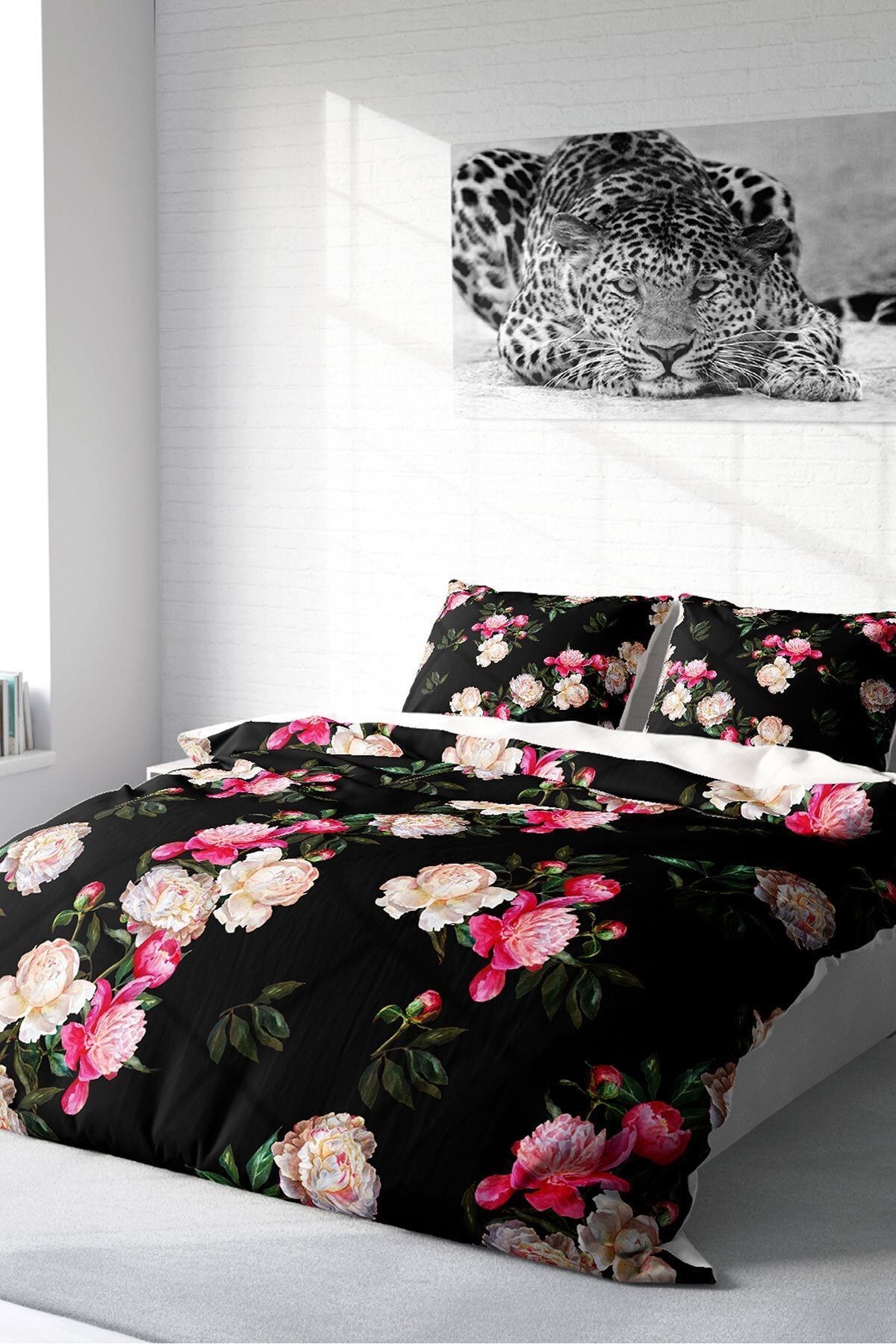 Black Flower Pamuk Saten Çift Kişilik Nevresim Takımı 3d