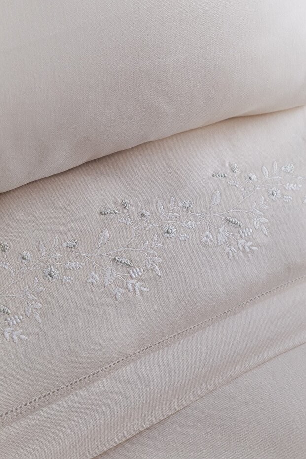 Çift Kişilik Bambu Nakışlı Nevresim Takımı Etta Beige