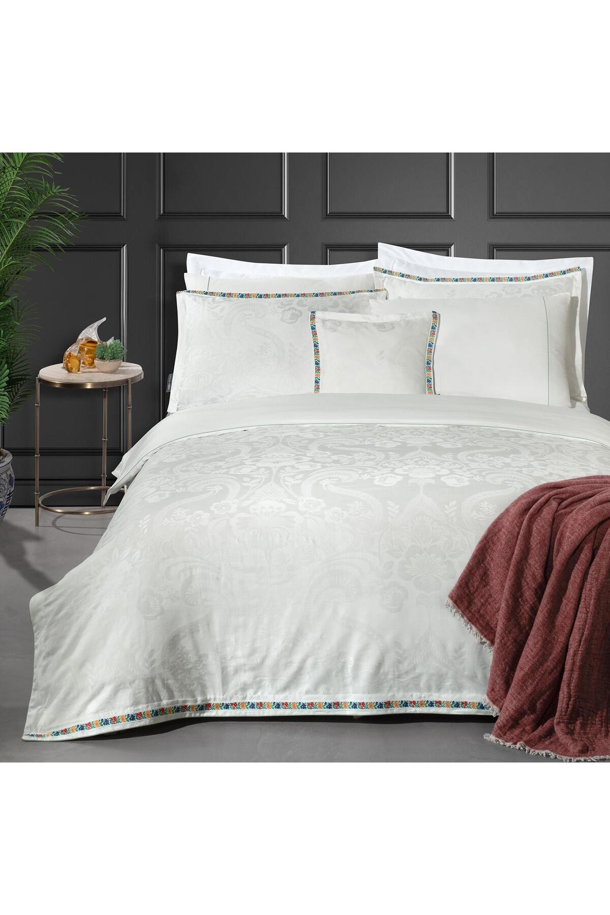 Shakira King Size (Battal Boy) %100 Pamuk Saten "300 TC" Nevresim Takımı Beyaz