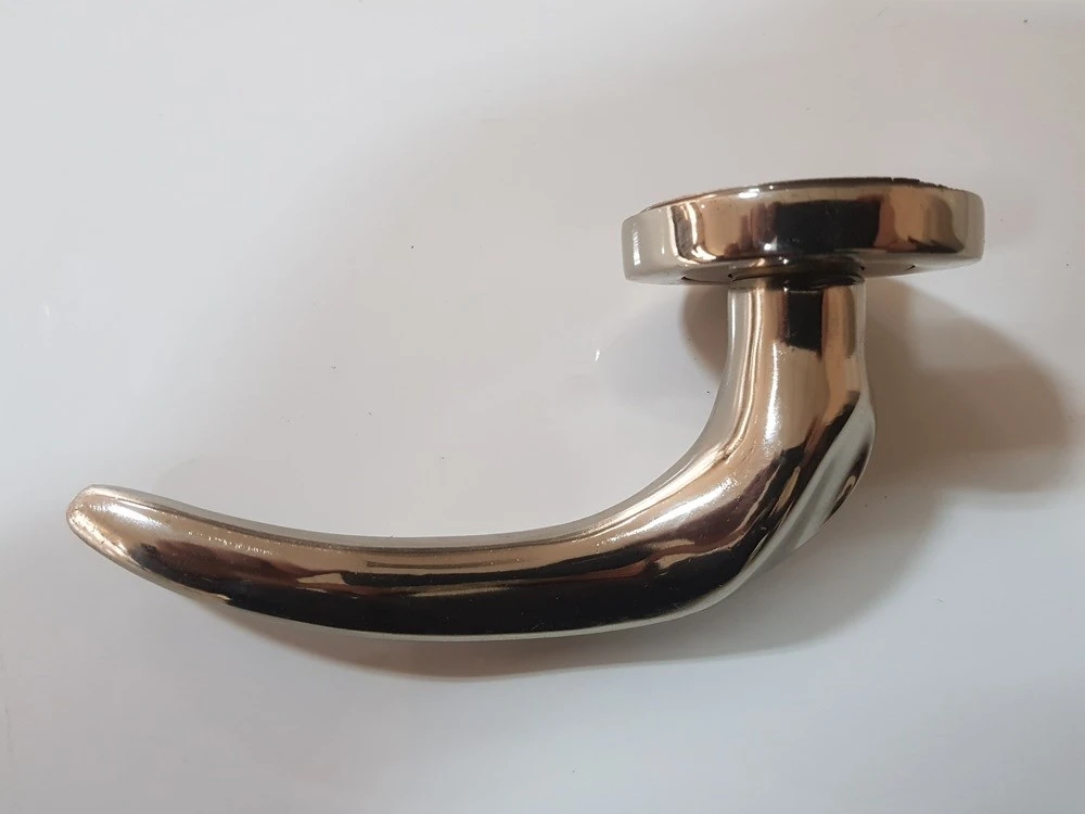 Çelik Kapı Kolu Rozetli Dilara Nikel Saten Sol