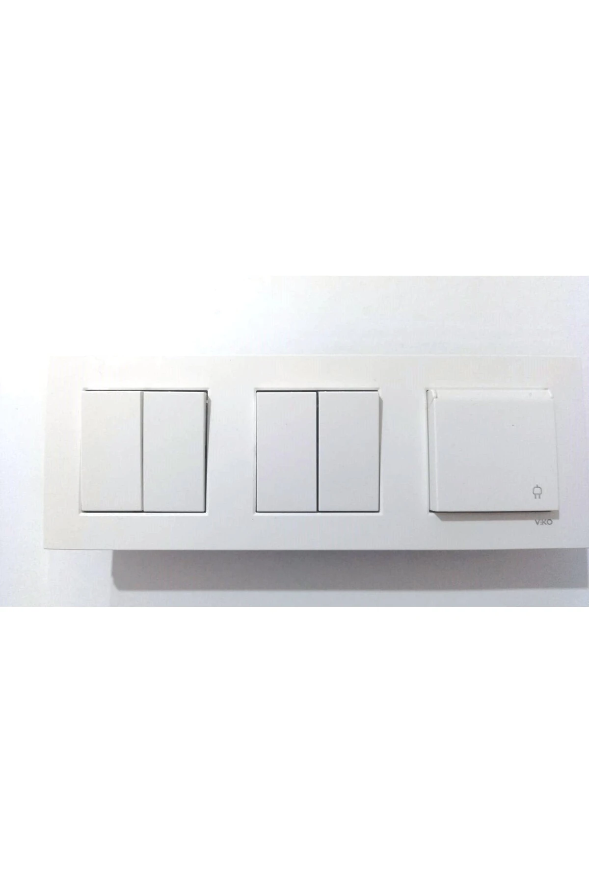 Viko Karre Üçlü Set Komütatör(İKİLİ ANAHTAR) Komütatör(İKİLİ ANAHTAR) Kapaklı Priz