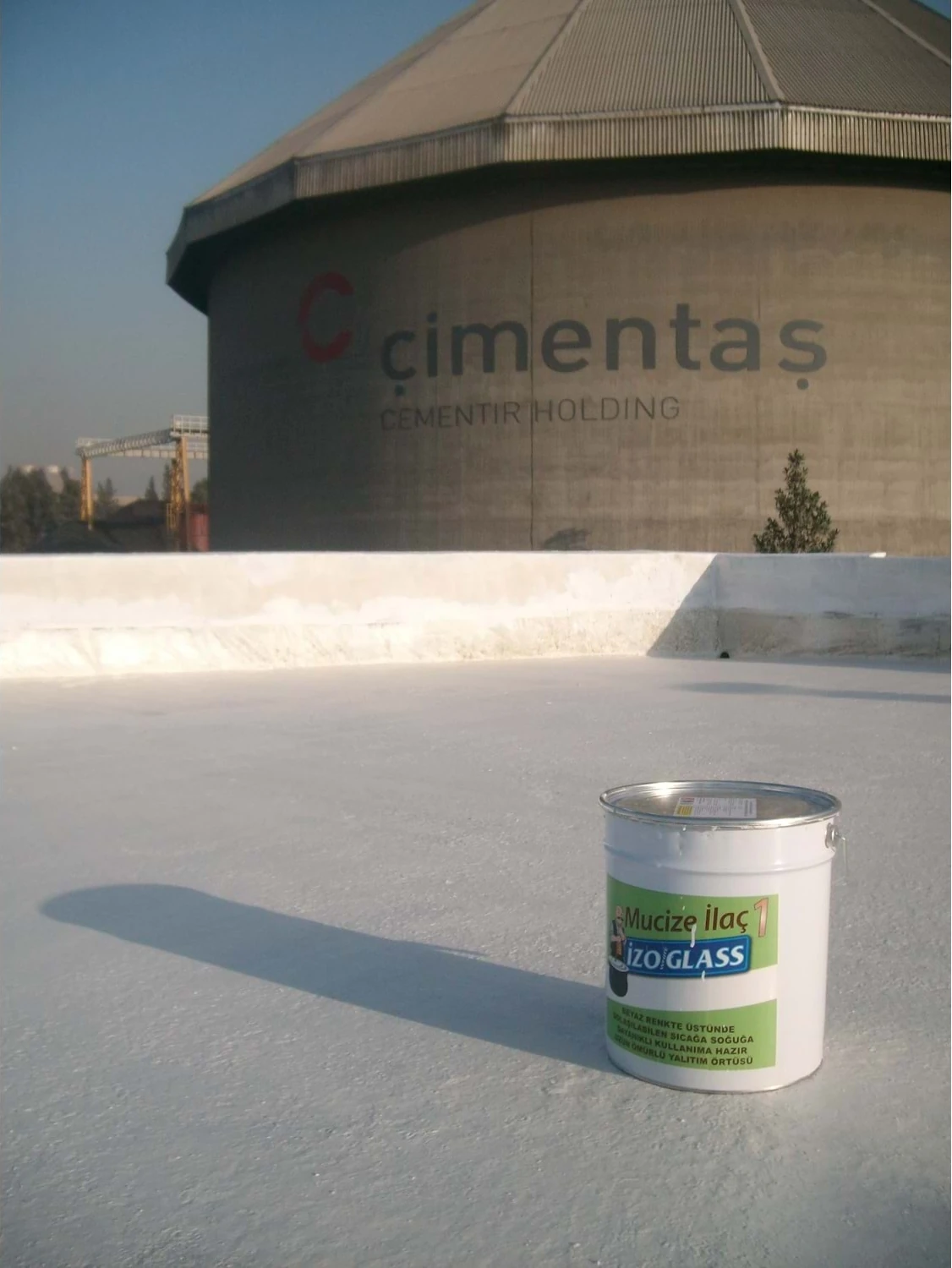 Izo White Glass Beyaz Mucize Ilaç Solvent Bazlı Dış Cephe Yalıtım Örtüsü 5 kg