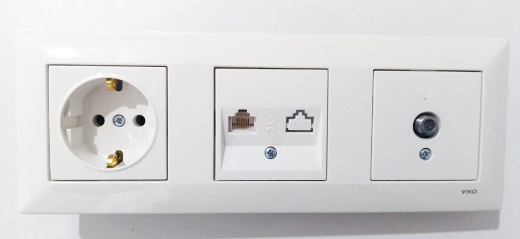 Meridian Beyaz 3lü Set Tv Uydu Prizi(F Konnektör)+Numeris(Telefon Prizi)+Topraklı Priz