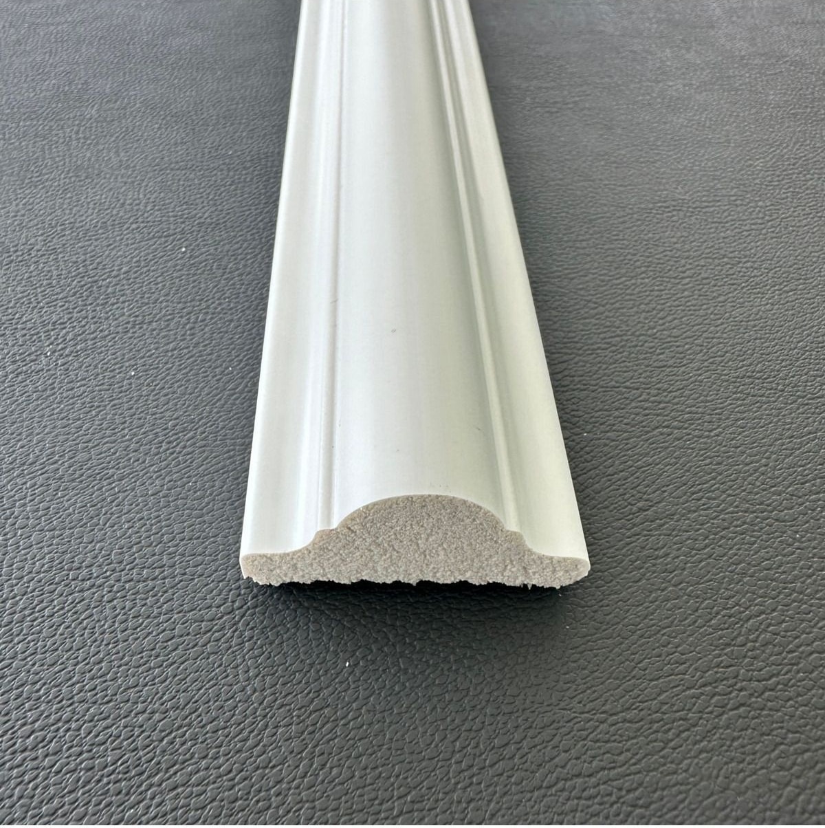 Beyaz 4 cm Polistren Duvar Çıtası - Dekoratif ve Boyanabilir, 1 Adet