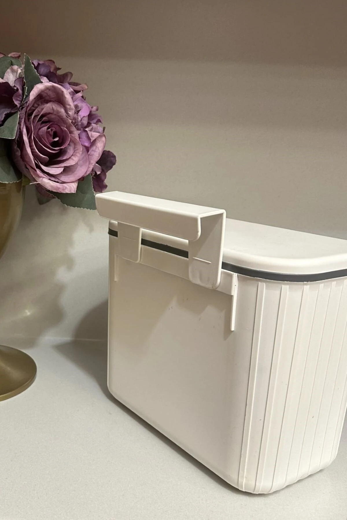 Askılı Çöp Kovası- Beyaz- Çift Yönlü Kapaklı - 8 Litre