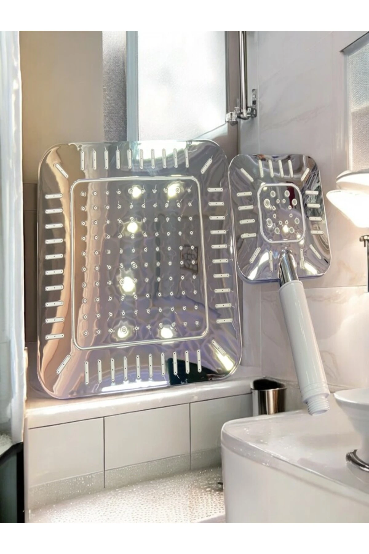 Şık ve fonksiyonel robot duş başlığı ve elcik labirent modeli, gri renk seçeneğiyle