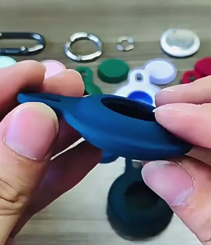 AirTag Uyumlu Su Geçirmez Silikon Koruyucu Kılıf – Anahtarlık Askılı