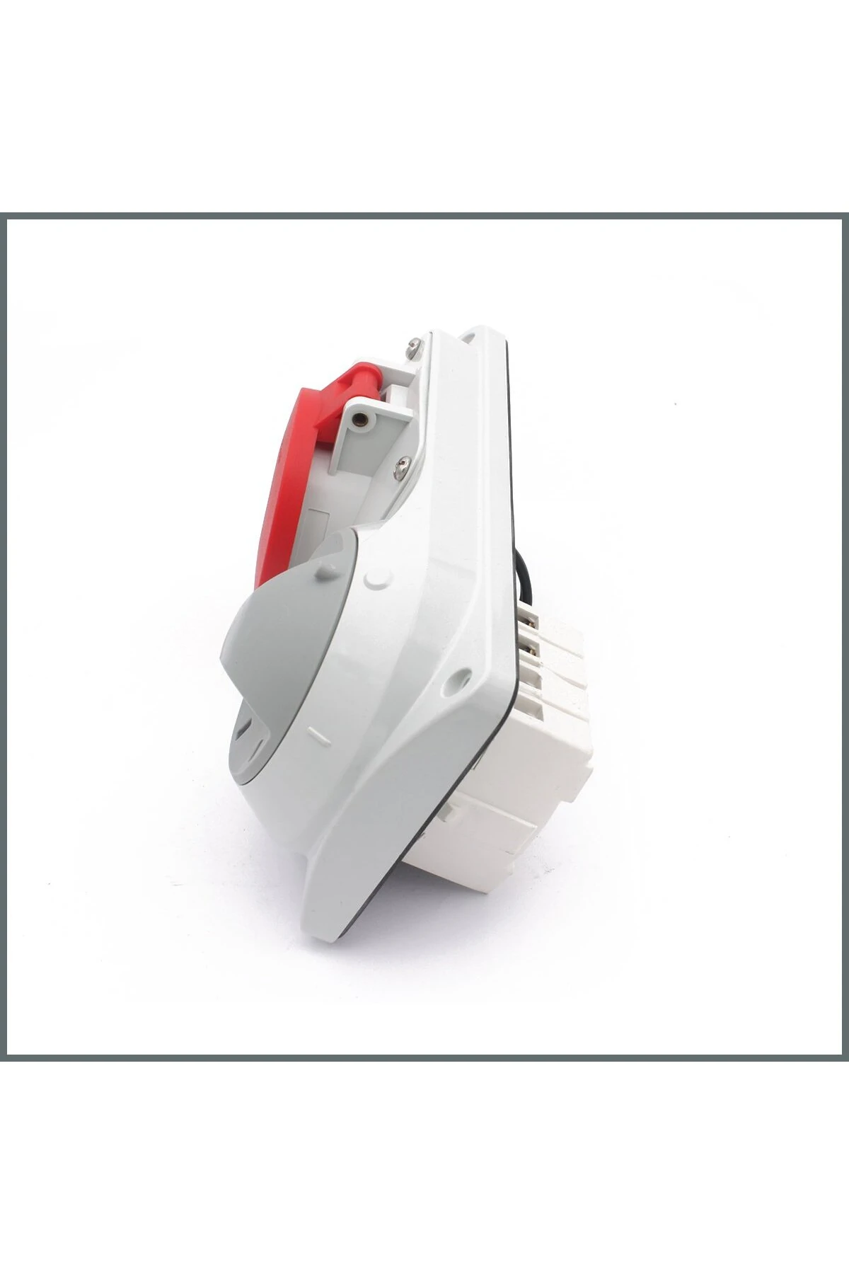 Prima Serisi Anahtarlı Priz 16a (IP44) 400v (YATAY) 3p T H:6