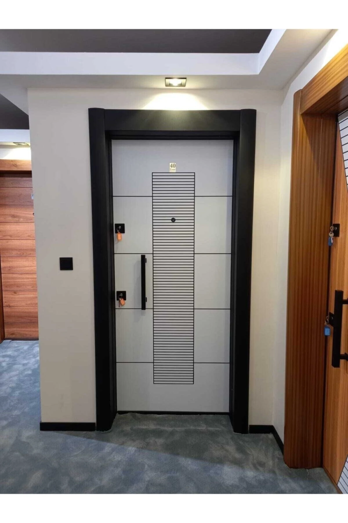 Çelik Kapı Modelleri Siyah Kasalı Rustik Çizgili Düz Model , Tırnaklı Sistem Daire Kapısı Sol