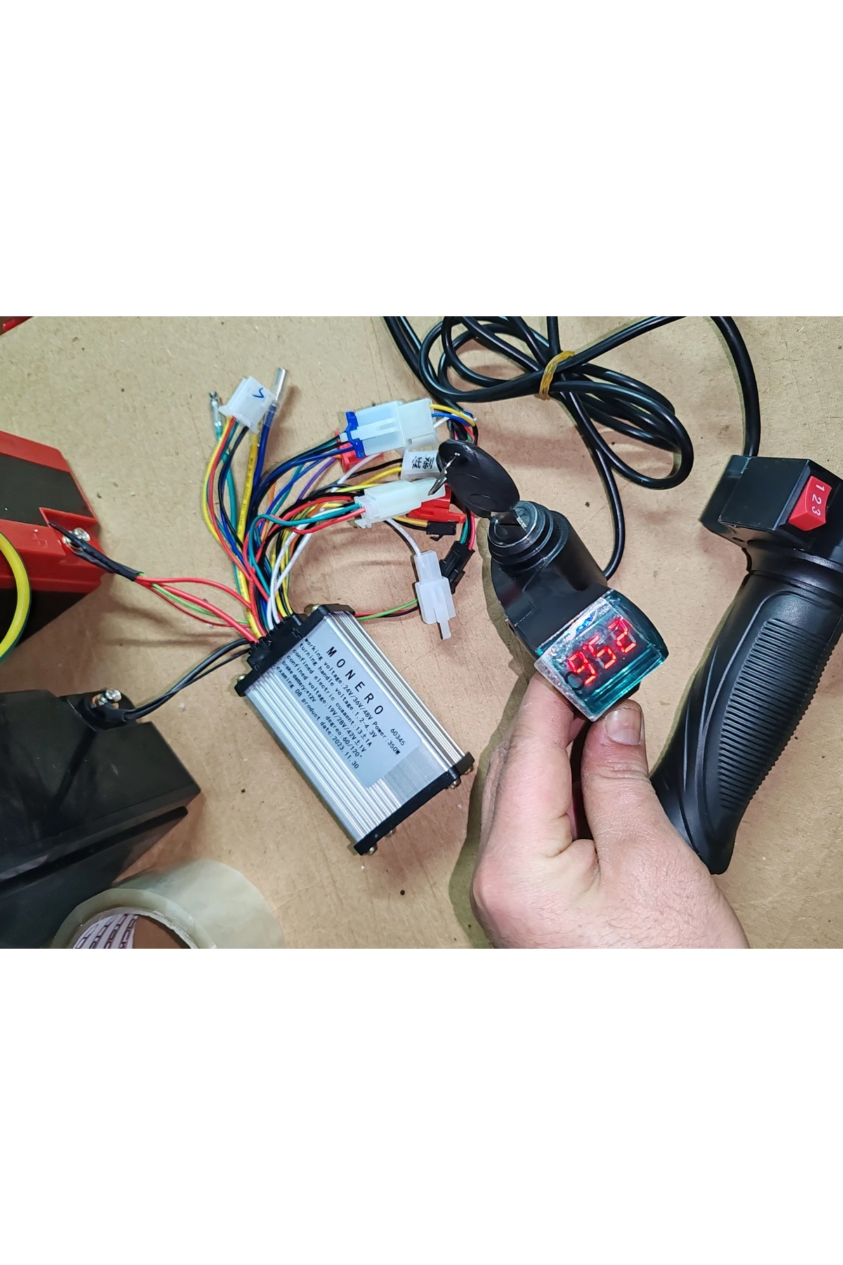 Ebike ve scooter 24 36 48 volt uyumlu akılı beyin ve kontak anahtarı seti montaj yardımlı