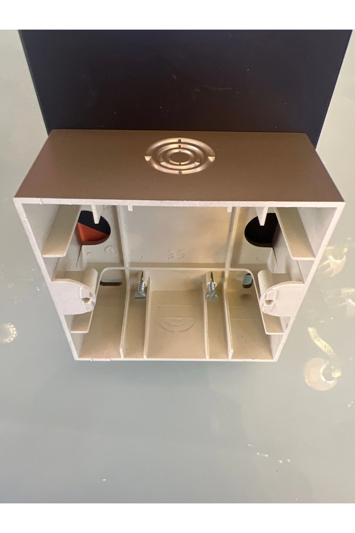 Novella Bronz Sıva Üstü Dönüştürücü Kasa