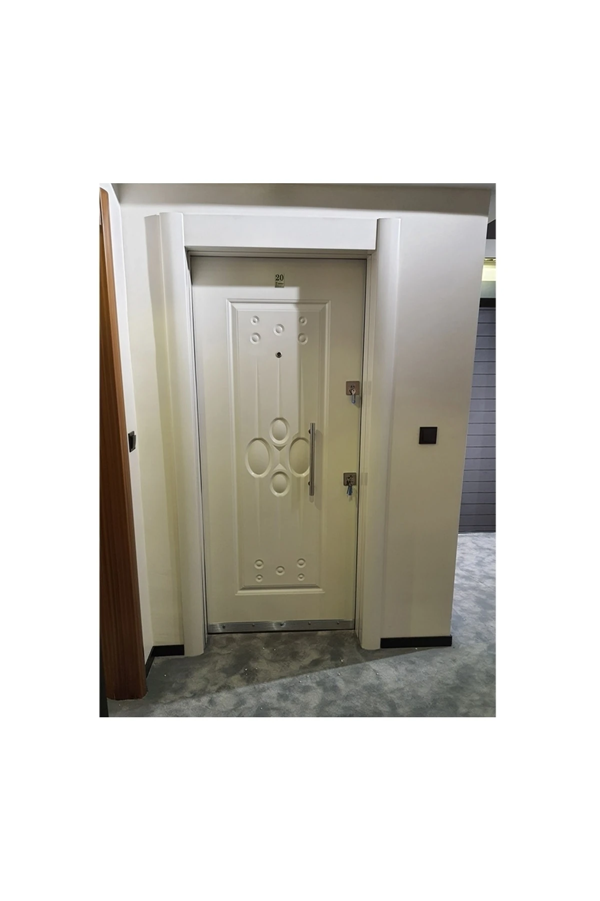 Beyaz Renk Sac Kapı Tırnaklı Sistem Gizli Ayarlı Tırnaklı Sistem