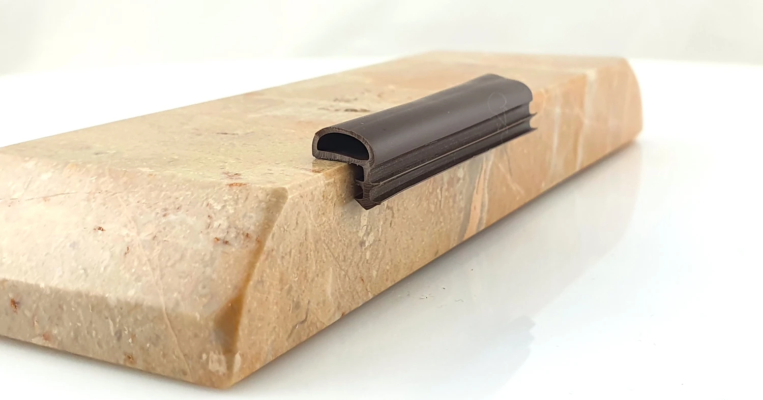 fit Kapı Kasa Fitili D Yan Tırnaklı 100 Metre Kahve