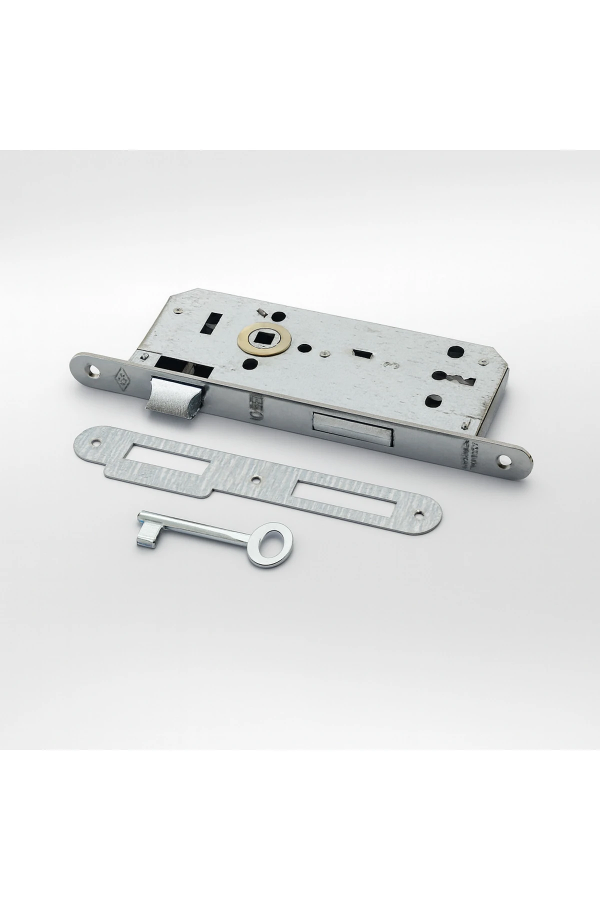 Oda Kapısı Gömme Kilit 18 x 45mm Göbek Ölçülü Metal İç Kapı Kilidi 1 Anahtarlı Dayanıklı Montaj Seti