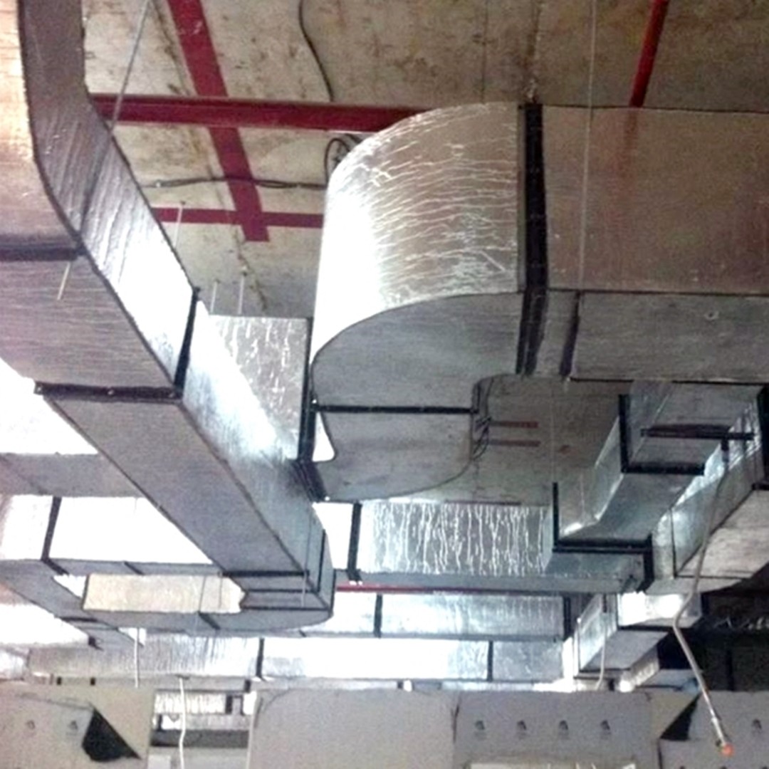 Alüminyum Folyolu Kauçuk Izolasyon 13MM 120CM 16.8m2 Kendinden Yapışkanlı Elastomerik Kauçuk Köpüğü
