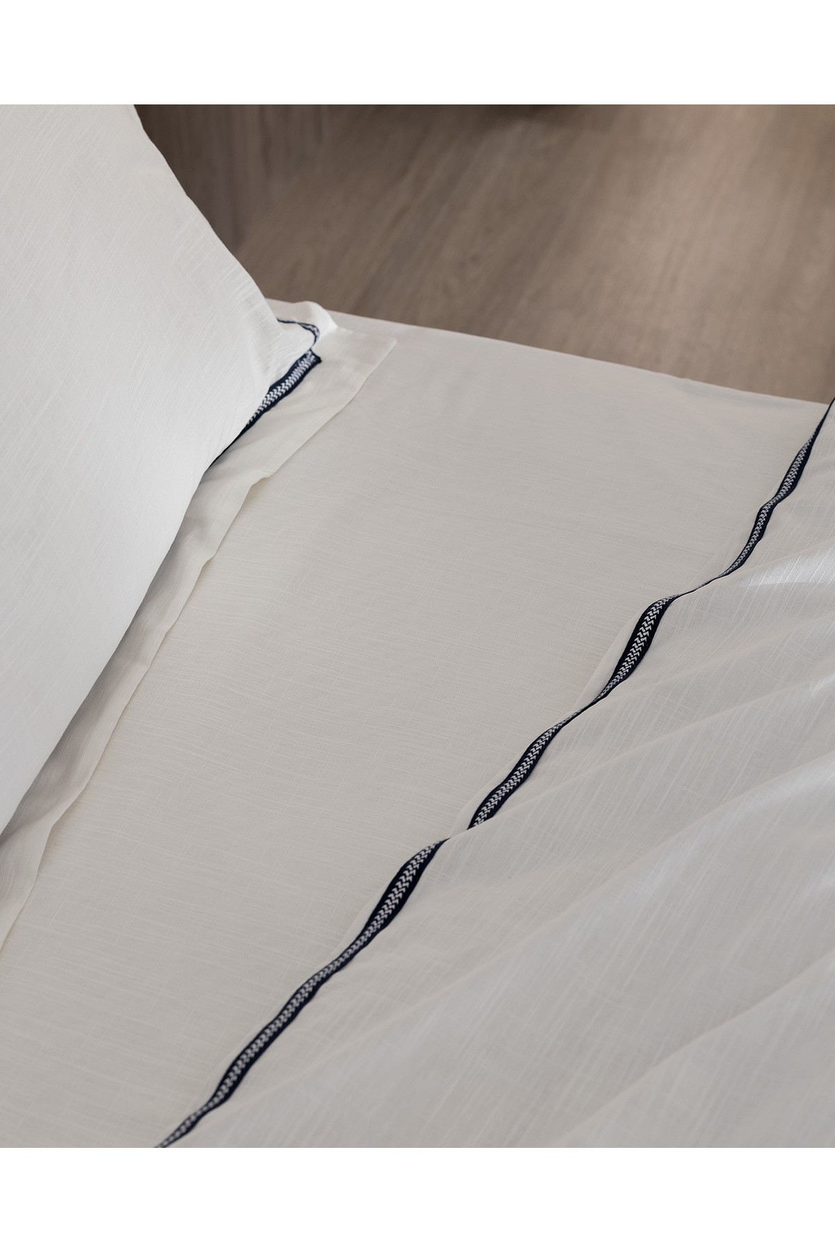 Tina Çift Kişilik Linen Look Yıkamalı %100 Pamuk Nevresim Takımı - Beyaz/Lacivert