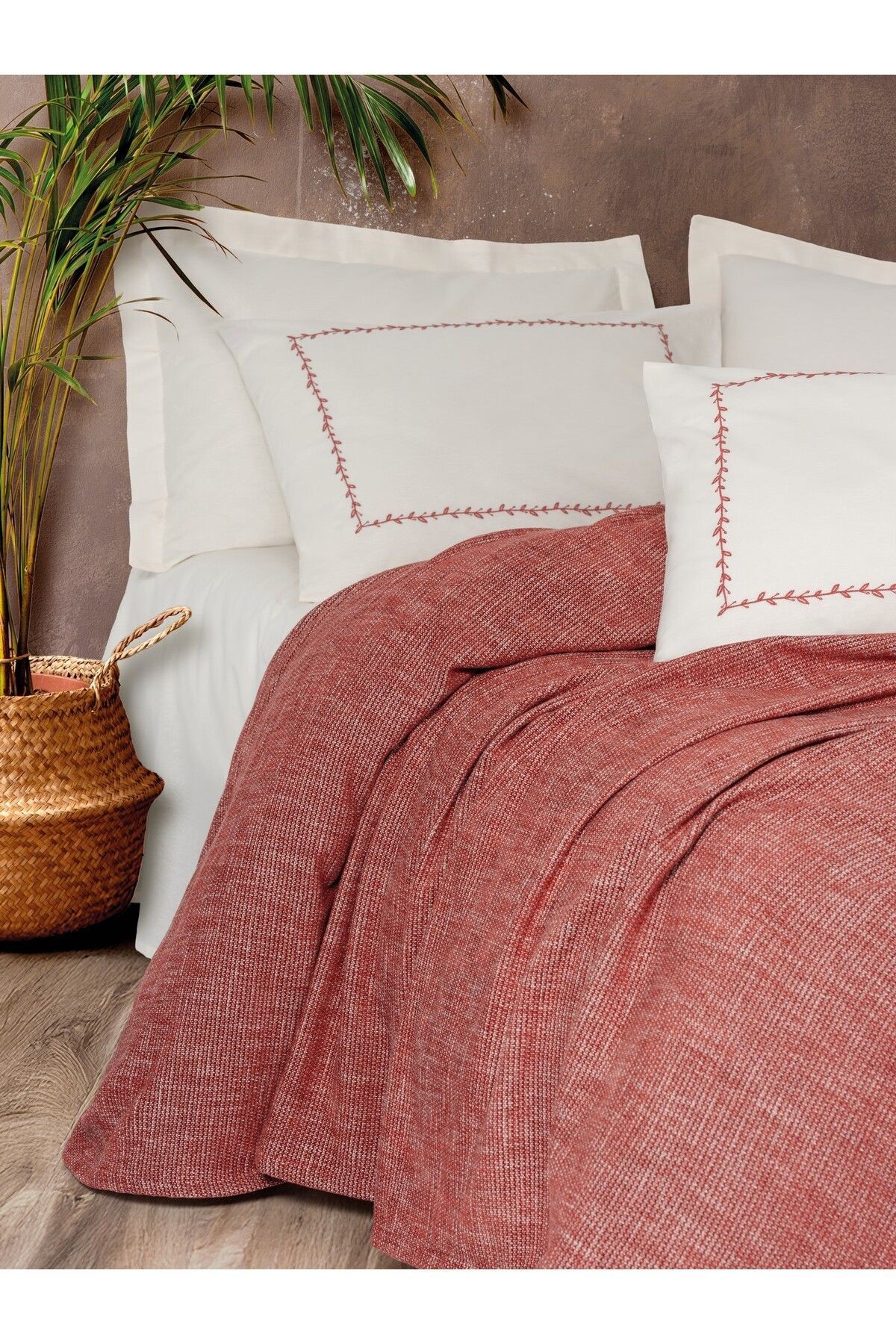 Embrova Çift Kişilik Pike Takımı Şönil Loom Bordo