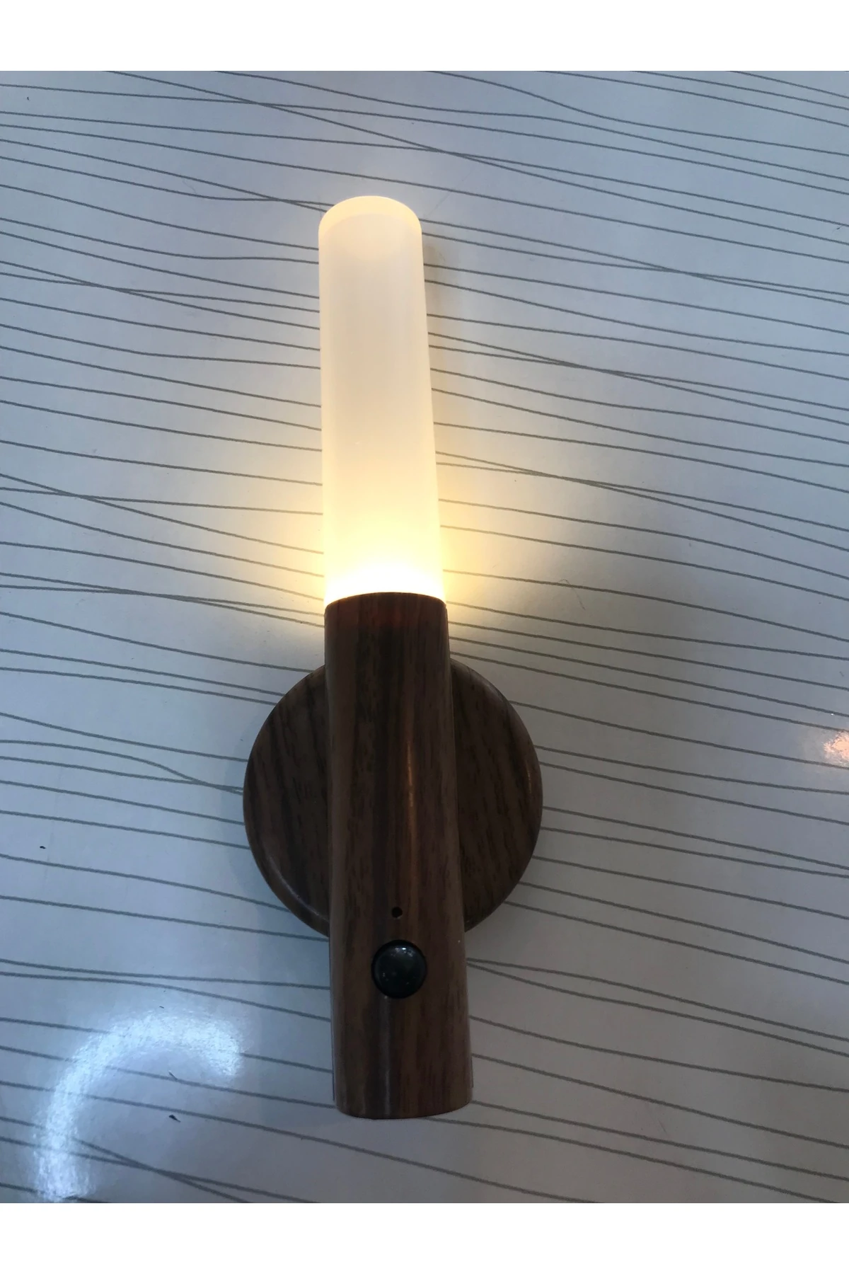 SENSÖRLÜ VE ANAHTARLI LED ÇUBUK APLİK MIKNATISLI ŞARJLI GÜNIŞIĞI