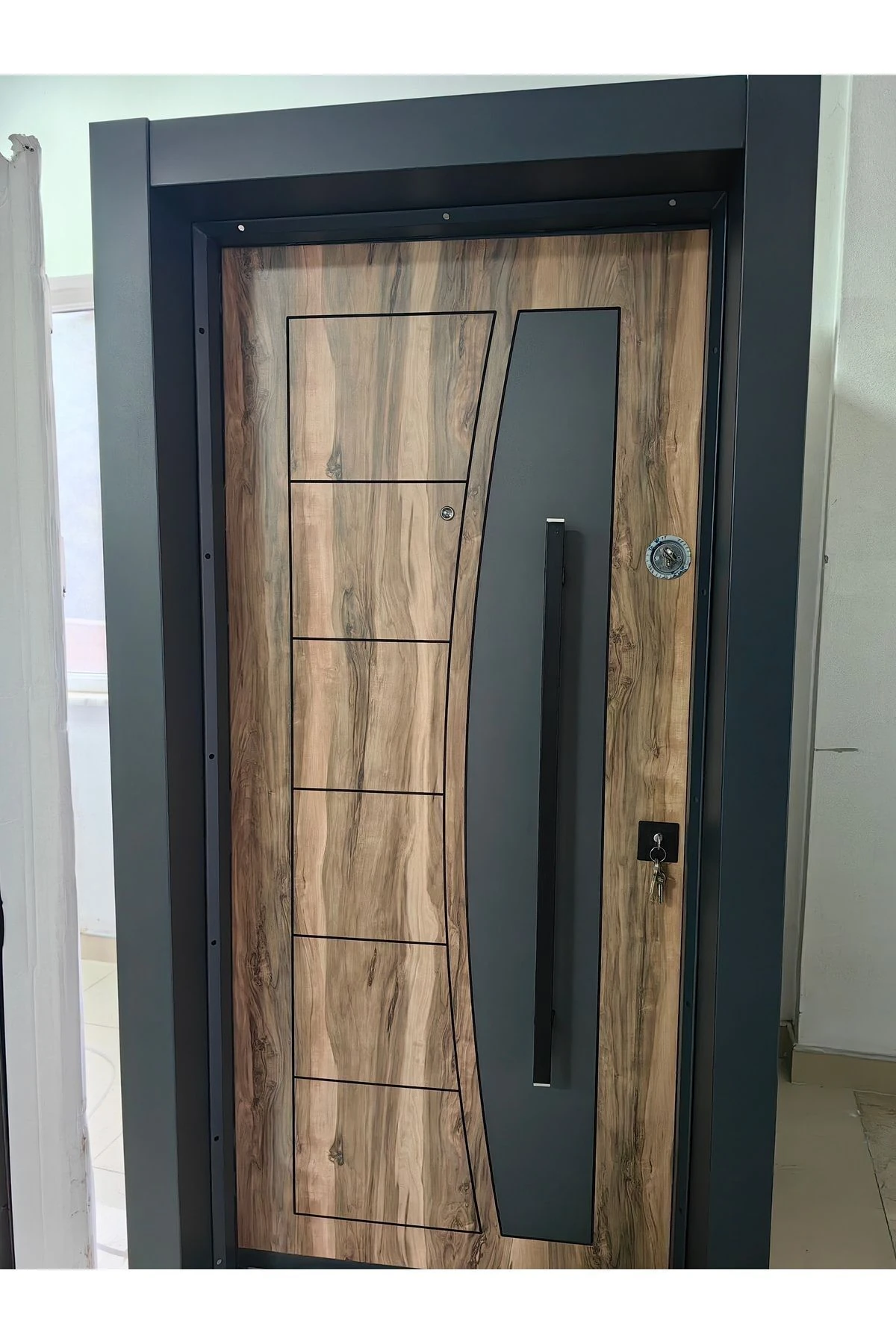 ÇELİK KAPI SOL. Doğal Ahşap