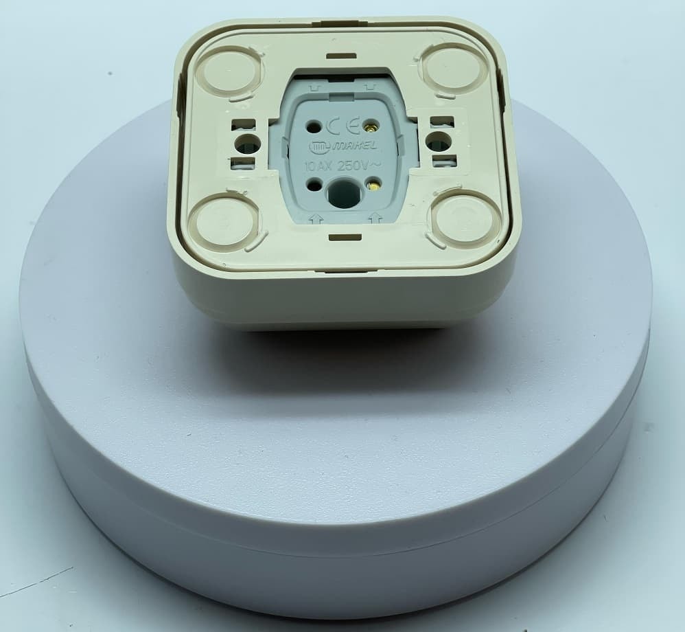 Makel Sıva Üstü Anahtar Krem