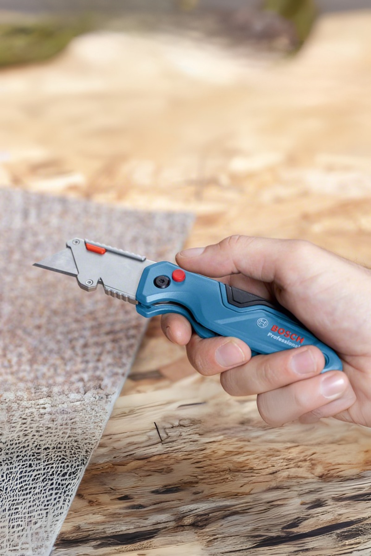 Profesyonel Katlanabilir Maket Bıçağı Metal Gövdeli Otomatik, Dayanıklı ve Cep Tipi Falçata