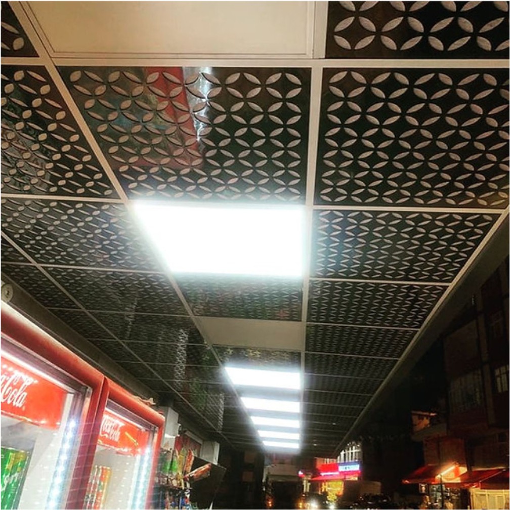 12'Li Dekoratif Tavan Paneli Yıldız (60x60) Siyah - Beyaz