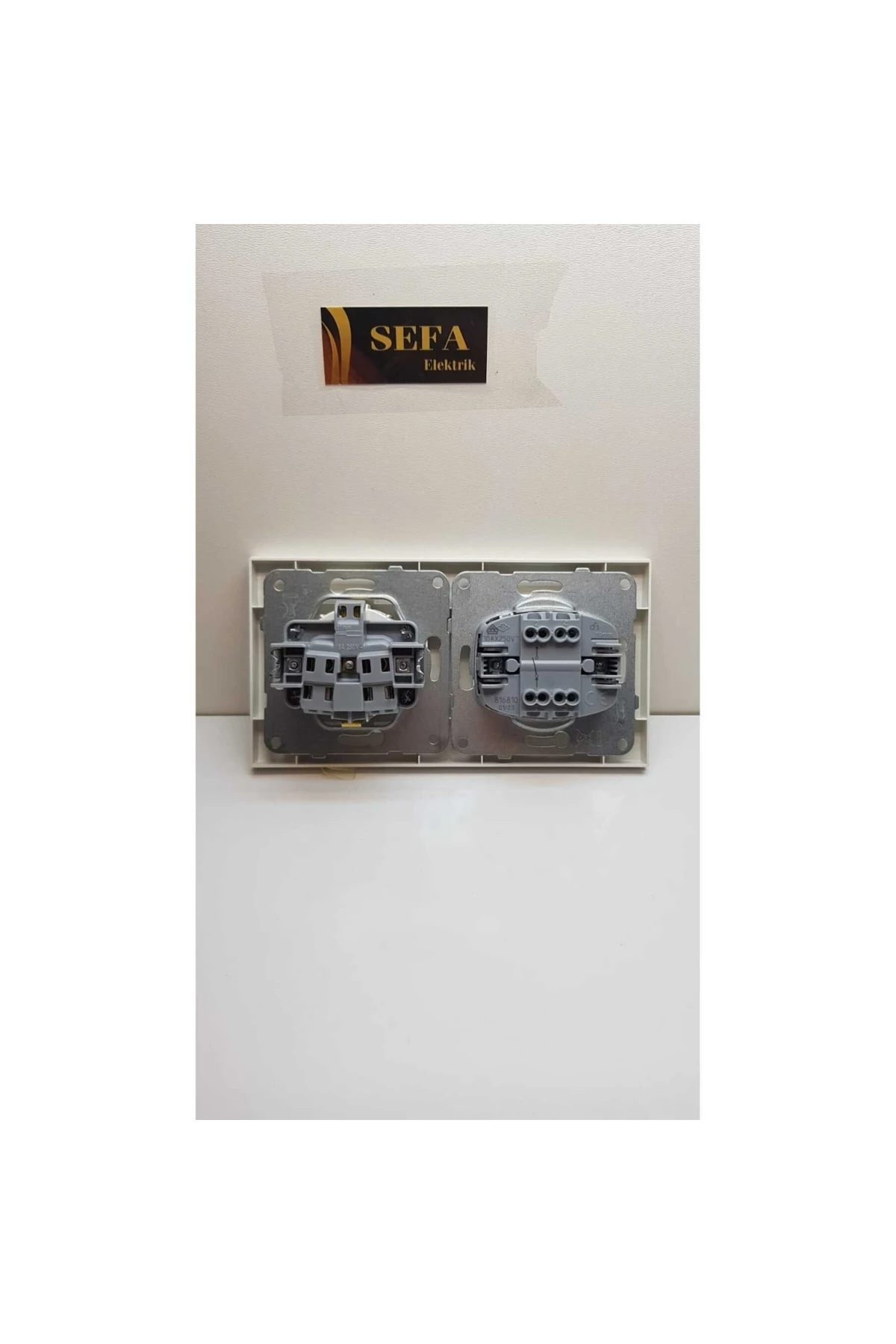 ANAHTAR TOPRAKLI PRİZ ÇERÇEVELİ İKİLİ TAKIM BEYAZ  KARRE